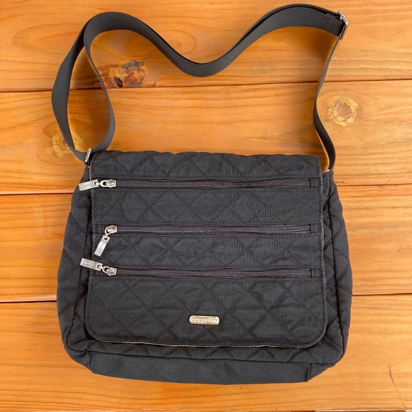 Baggallini Crossbody Quilted Bag with iPad Tablet Pocket Black and Tan - Picture 1 of 16